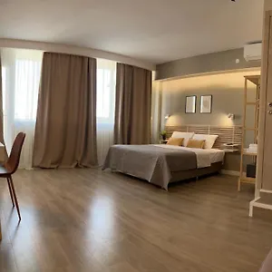 Ξενοδοχείο με διαμερίσματα Luxor Premium